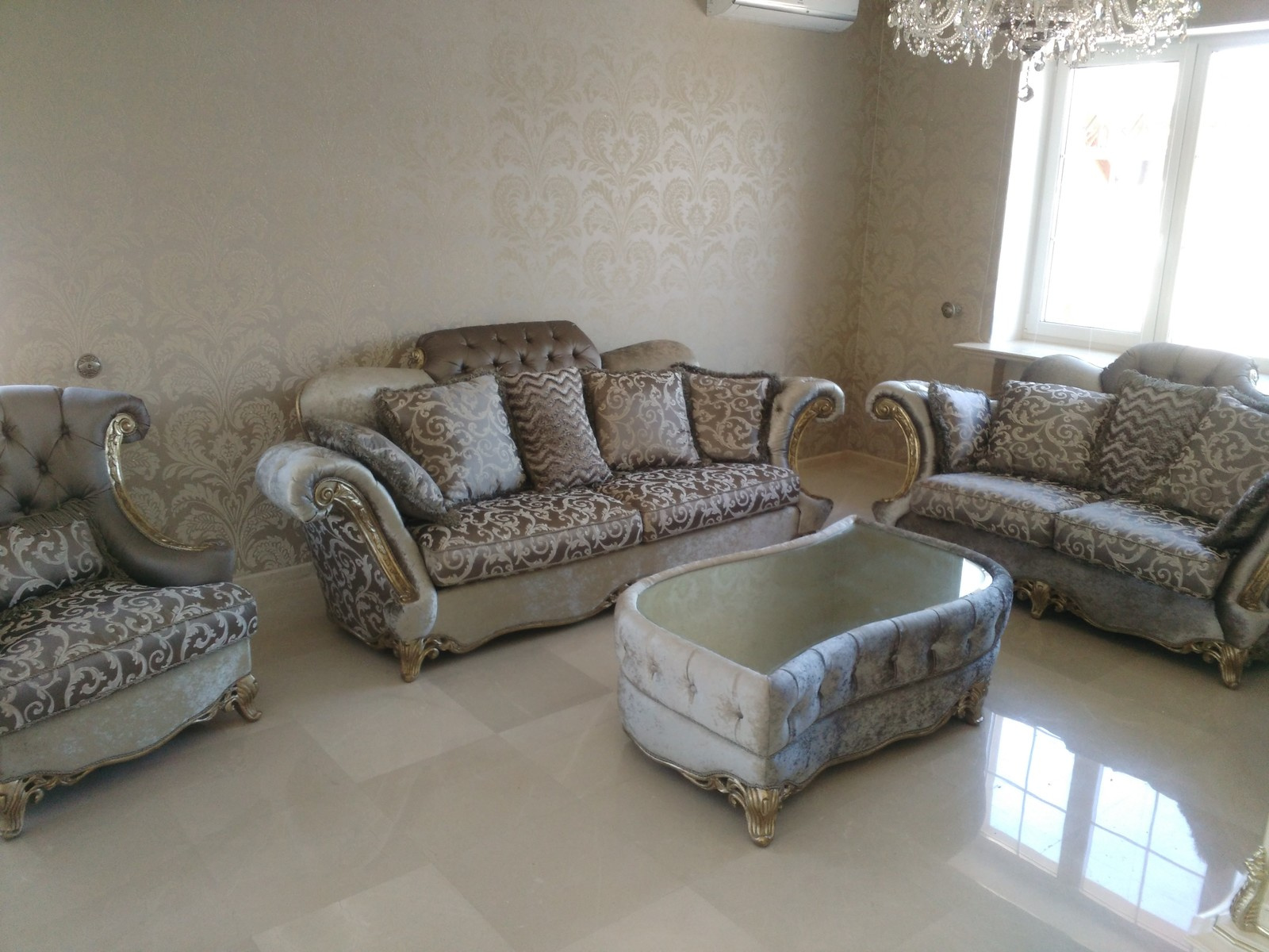 Мягкая мебель / гостинная