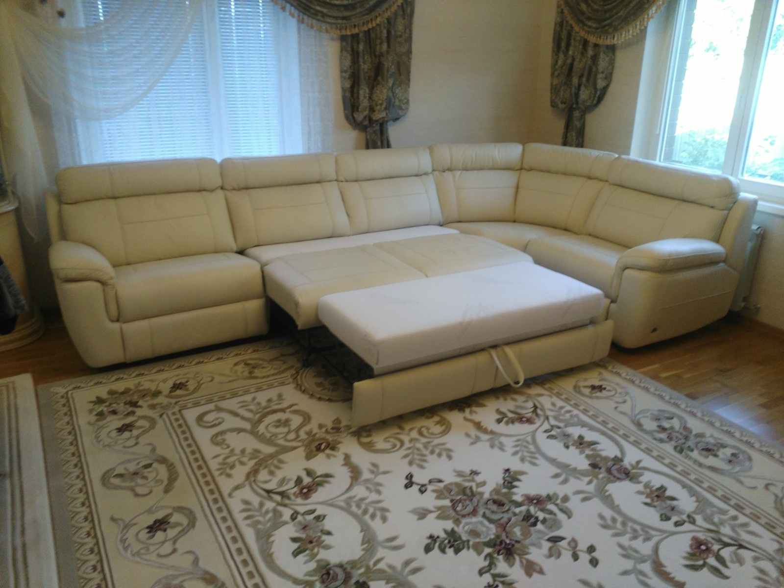 Мягкая мебель / гостинная