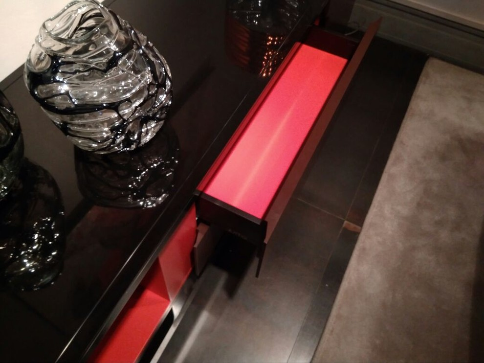 Обложка проекта: Экспозиция в шоуруме салона итальянской мебели "Интерьеры-Т"