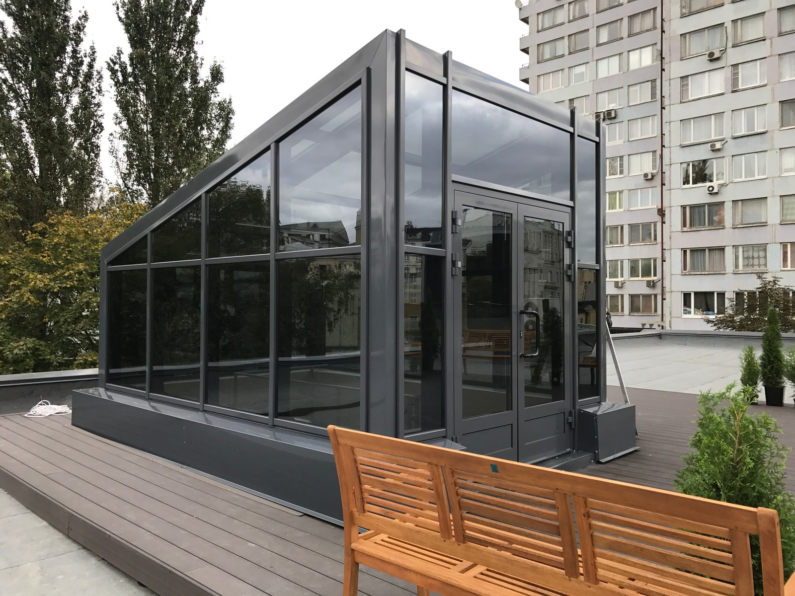 Стеклянный выход на крышу