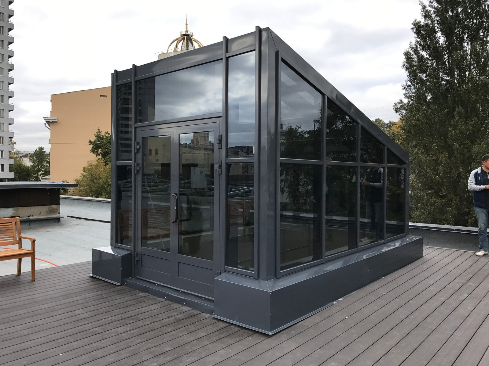 Обложка проекта: Стеклянный выход на крышу