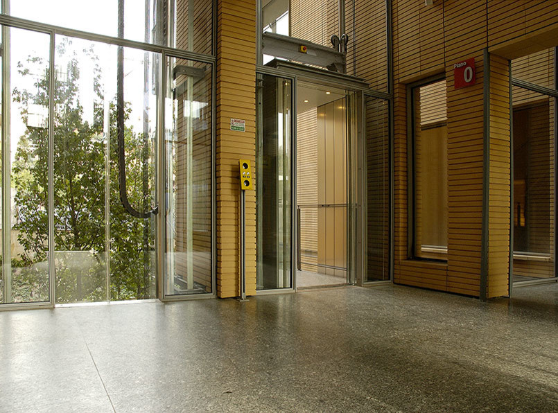 Стеклянный лифт для Офиса издания "Il Sole 24 Ore" - MILAN, ITALY