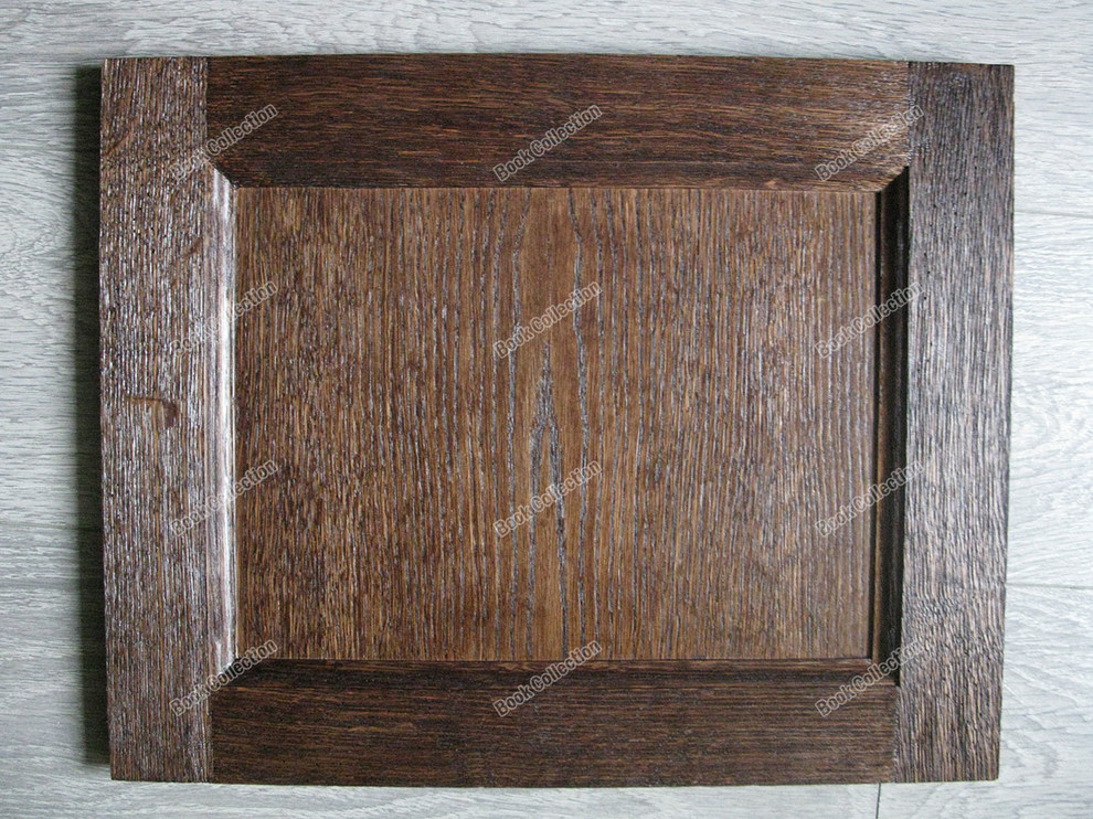 Фасад из массива с эффектом старения (жучки, ручное браширование)