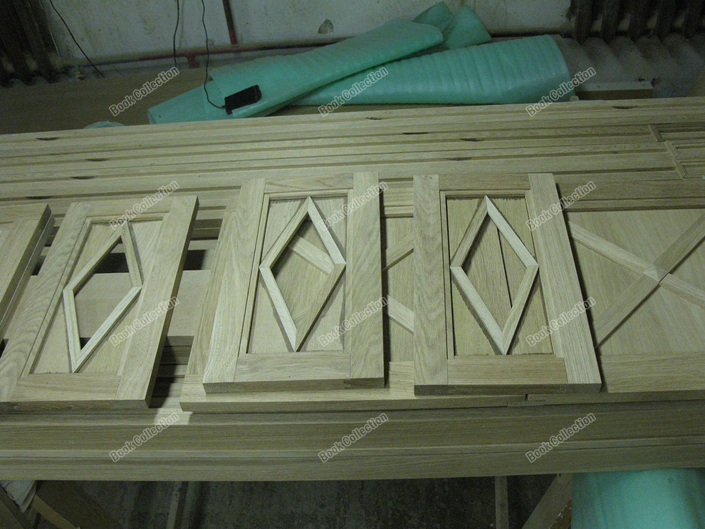 Стеллаж - перегородка из массива и шпона с раздвижными дверьми в коттедж