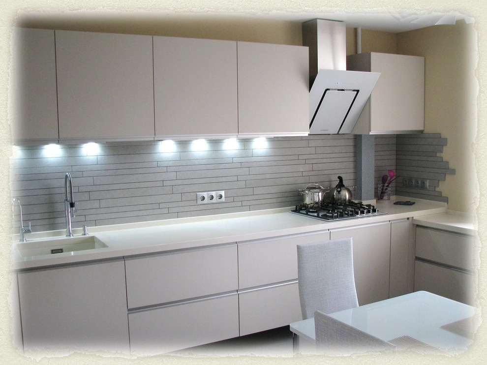 Обложка проекта: Бежевая кухня в современном стиле