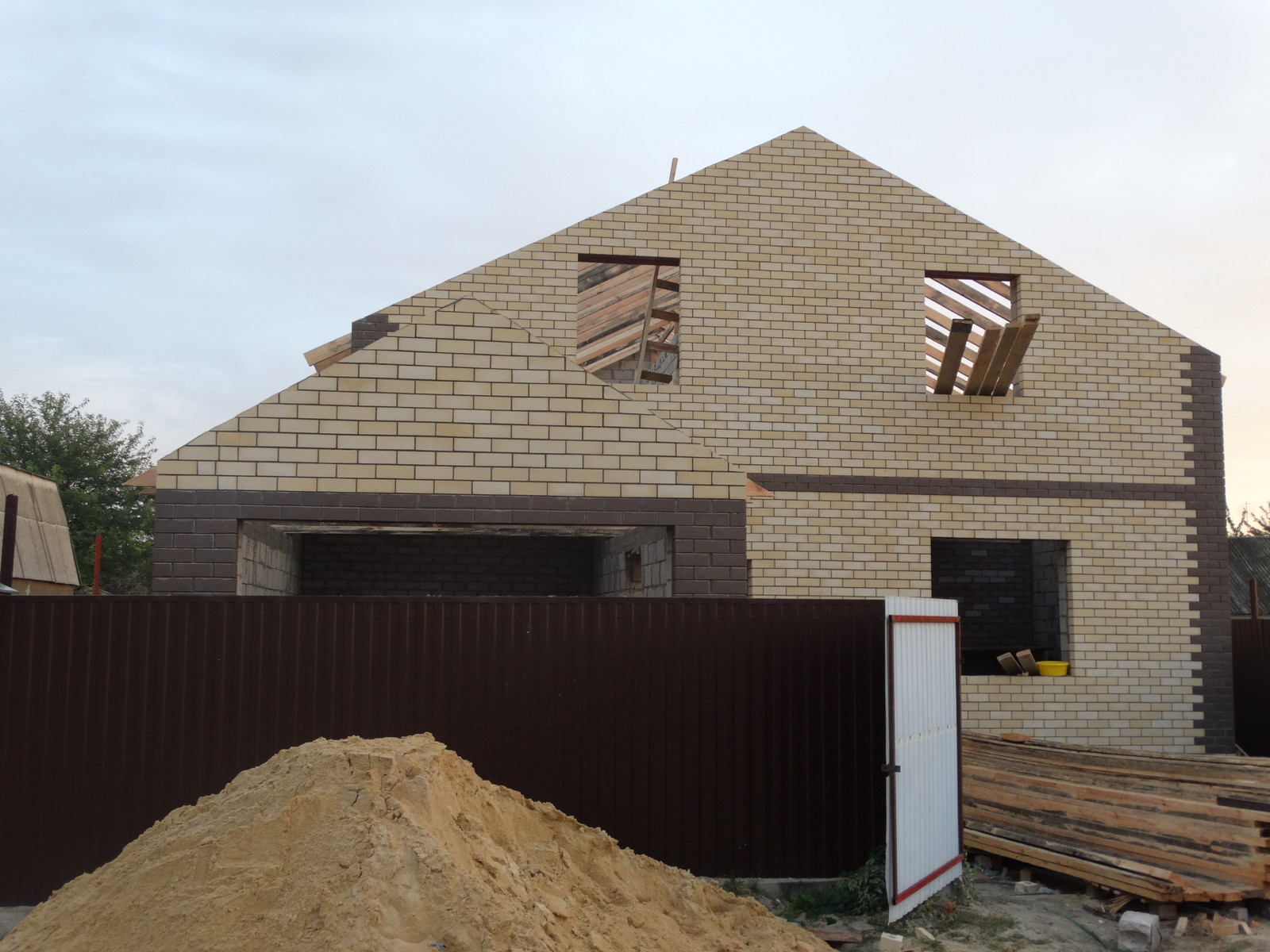 Жилой дом с мансардой