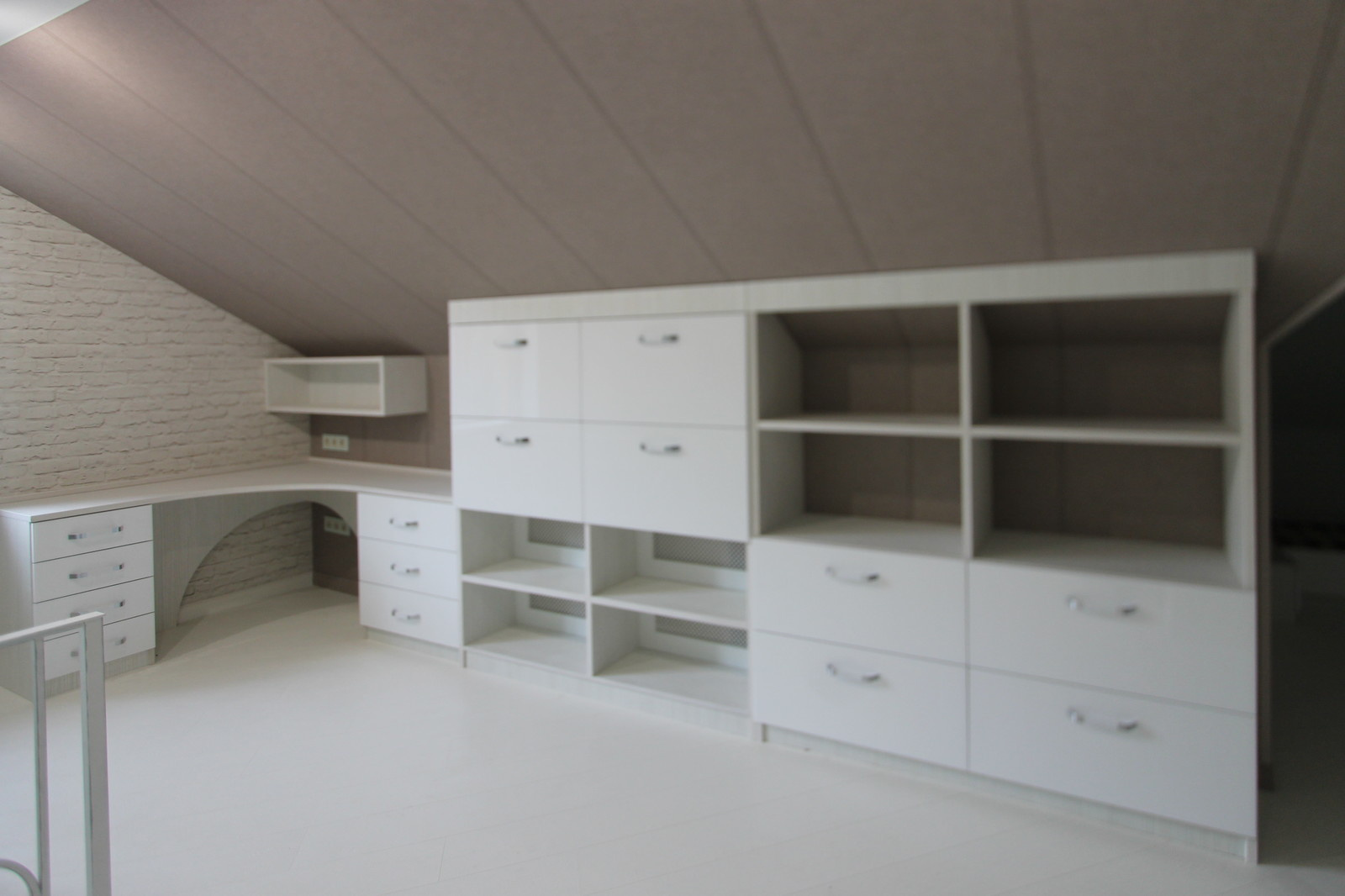 Комплект мебели для комнаты подростка