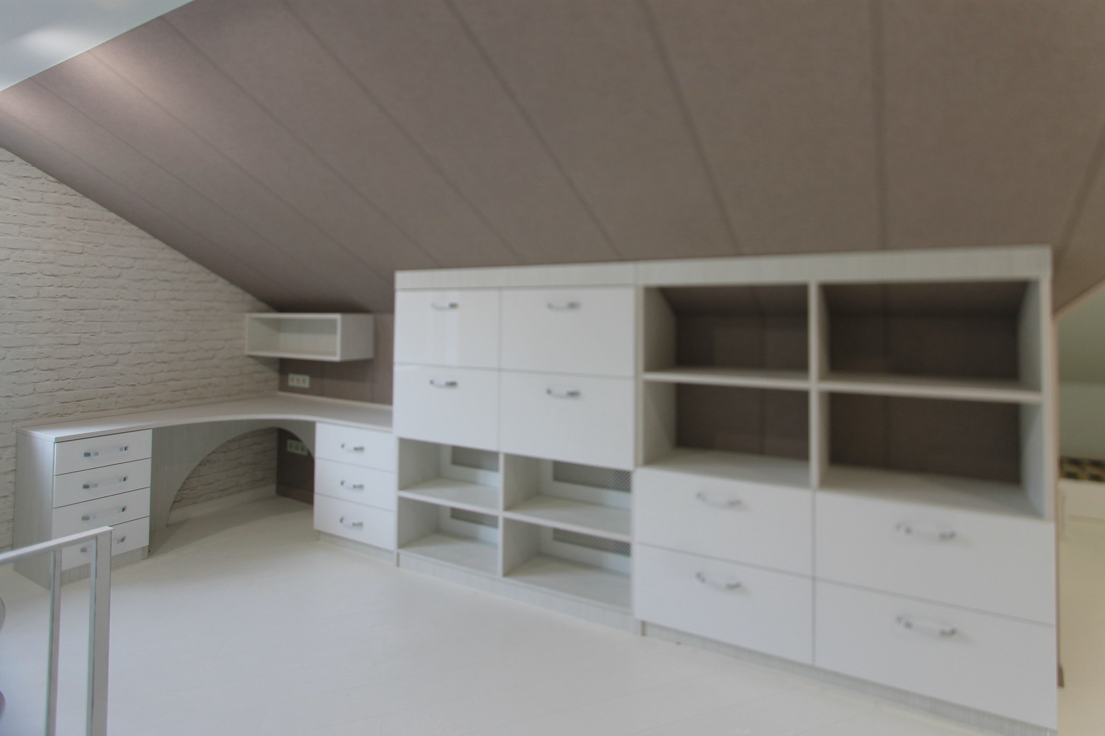 Обложка проекта: Комплект мебели для комнаты подростка