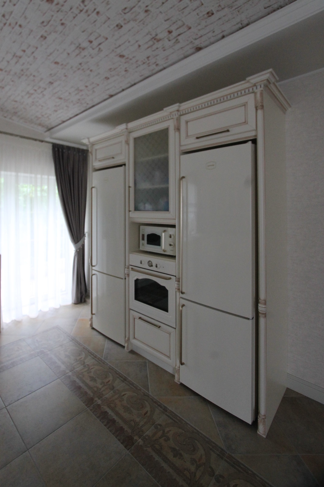 Комплект мебели для кухни в массиве