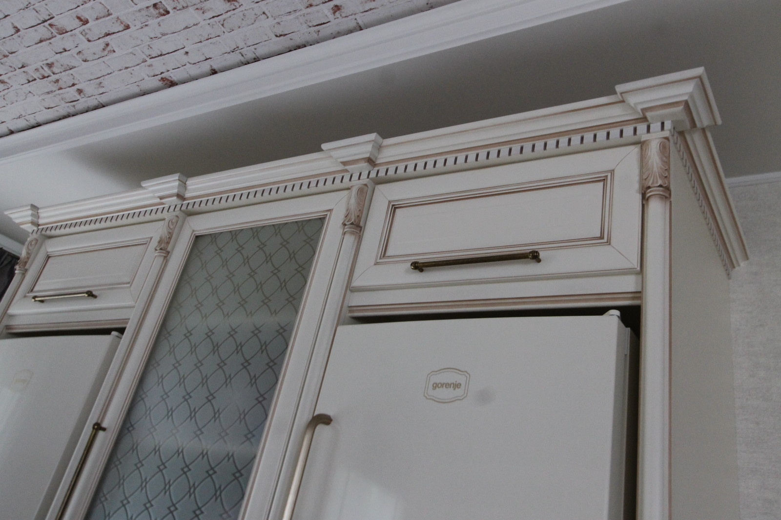 Комплект мебели для кухни в массиве