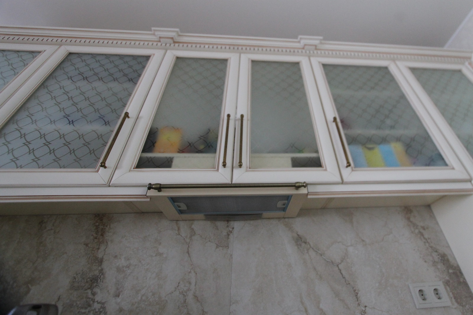 Комплект мебели для кухни в массиве