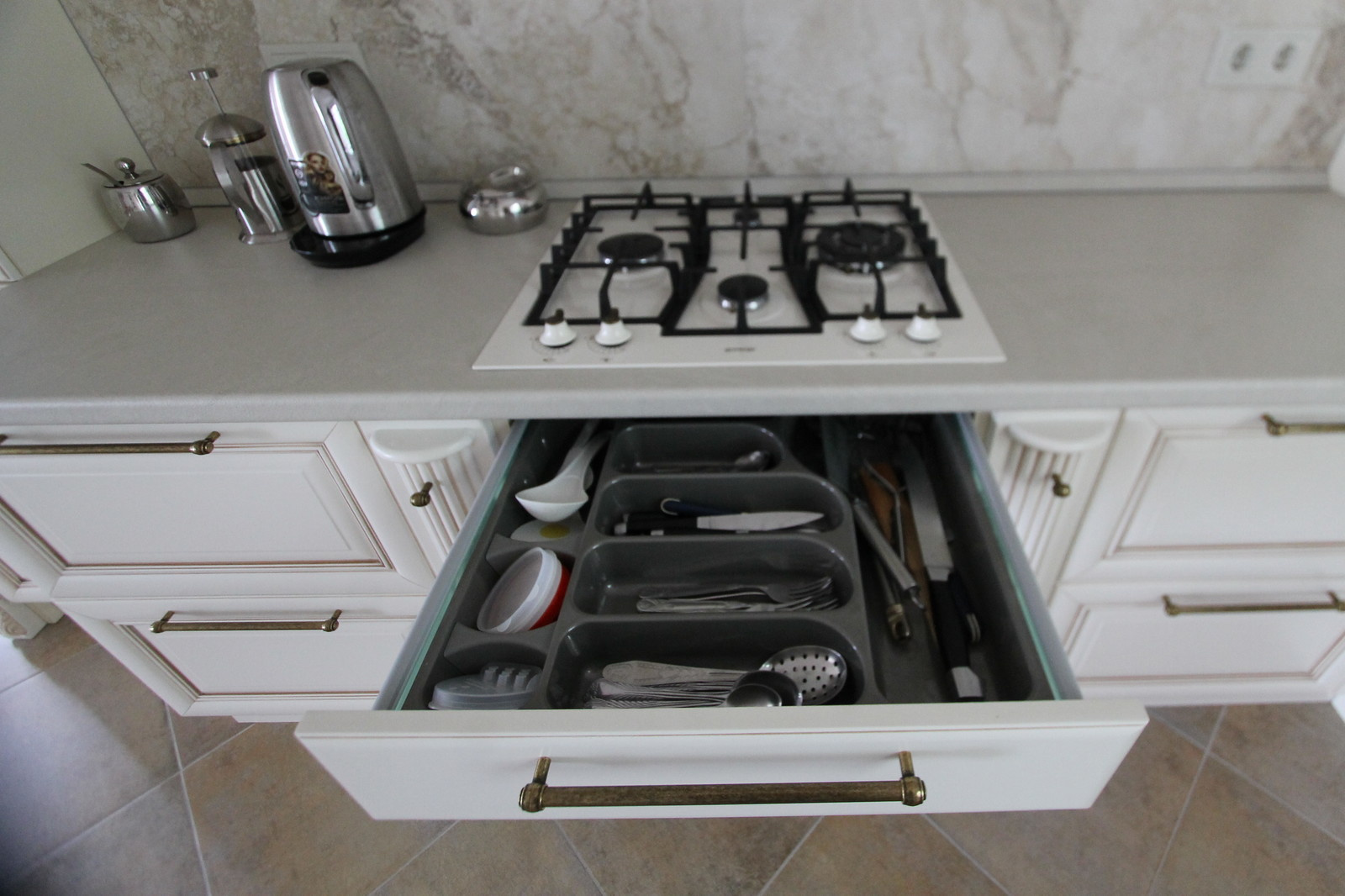 Обложка проекта: Комплект мебели для кухни в массиве