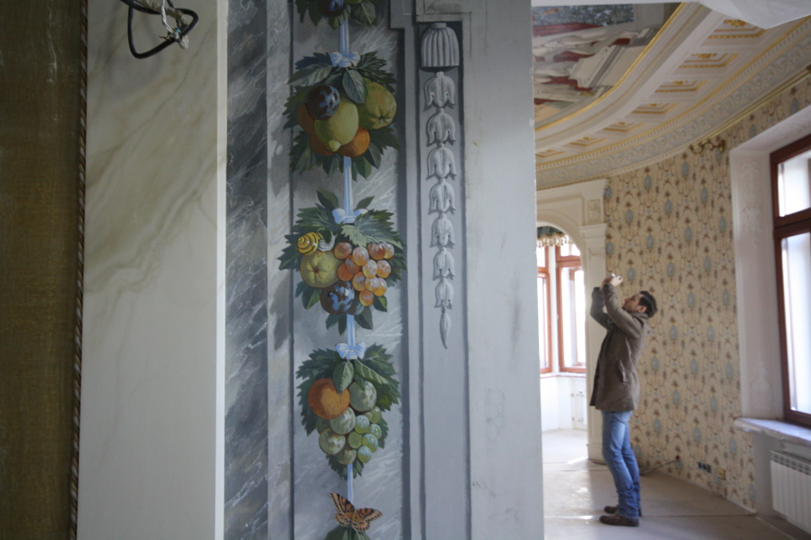 Роспись в квартире