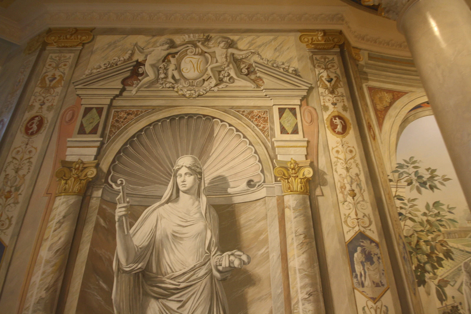 Роспись в квартире