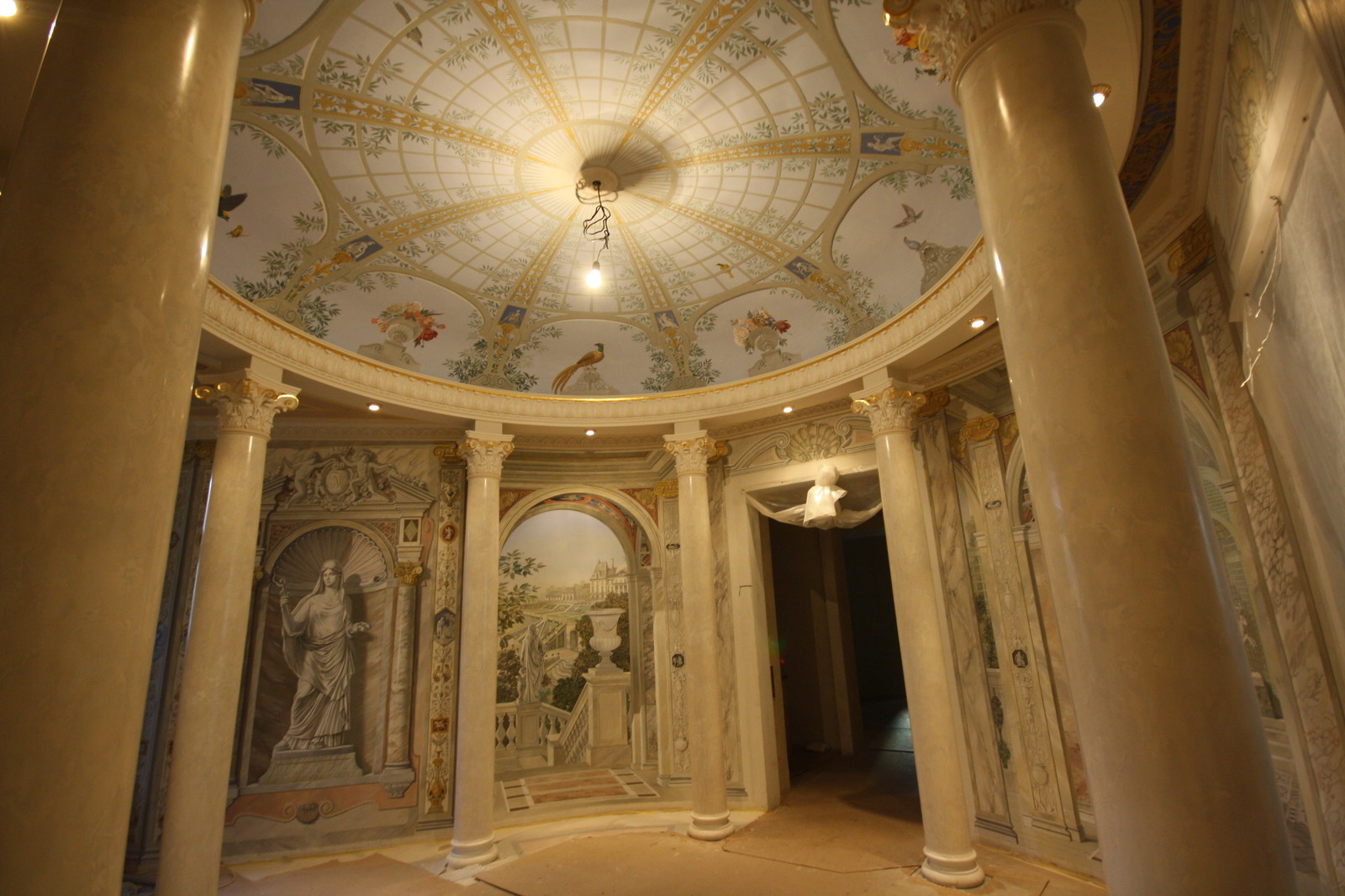 Роспись в квартире