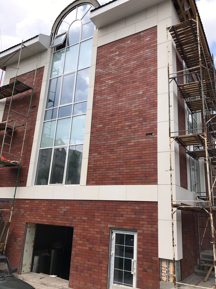 Обложка проекта: Клинкерная плитка Stroeher в системе вентилируемого фасада Ronson