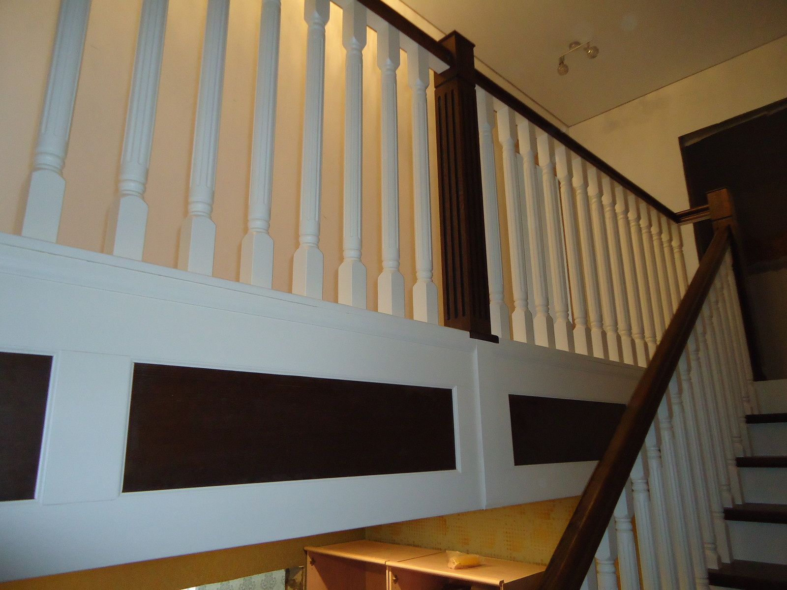 Комбинированная лестница ясень-сосна