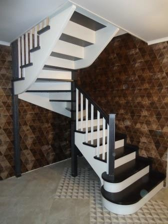 лестница из дуба