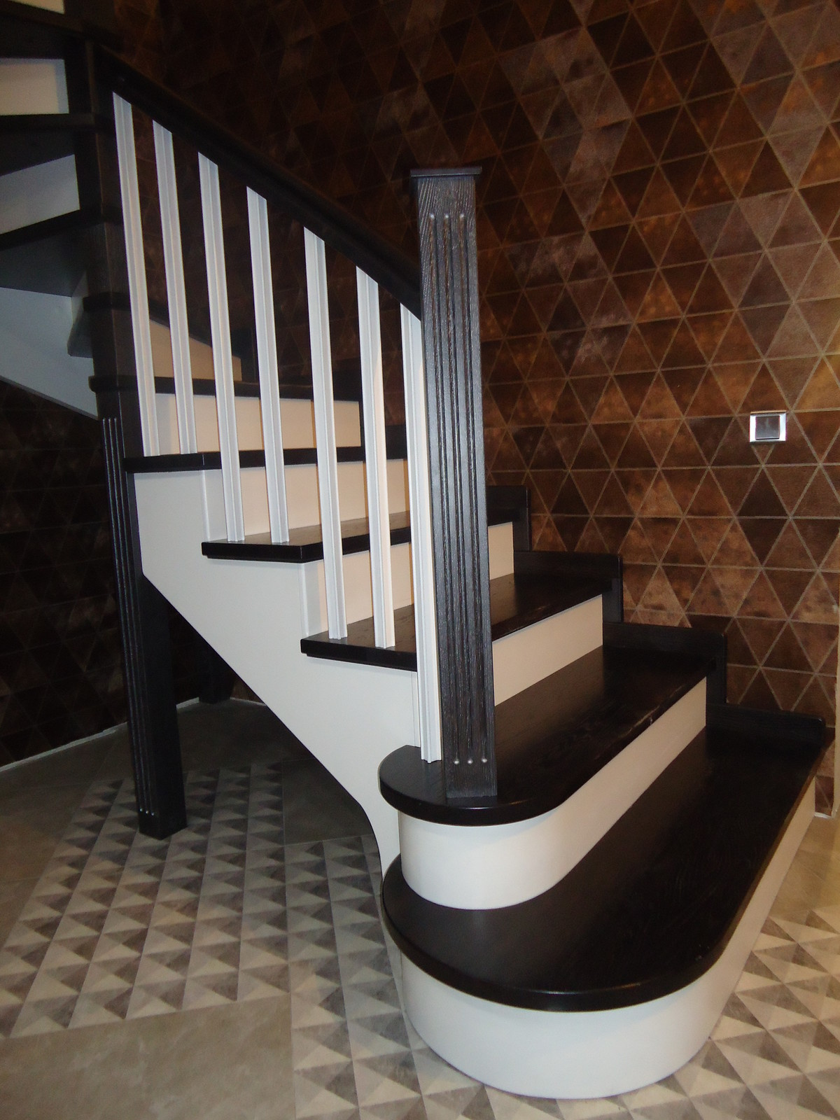 лестница из дуба