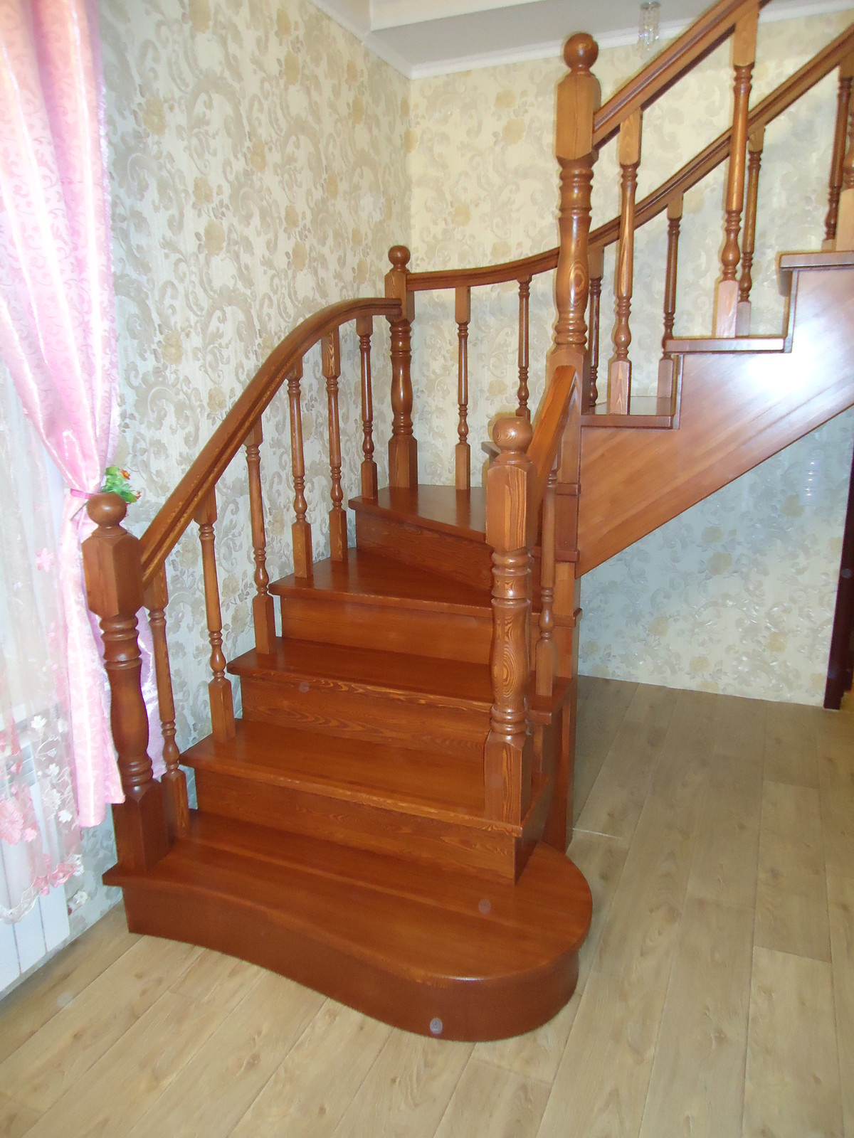 Лестница из лиственницы