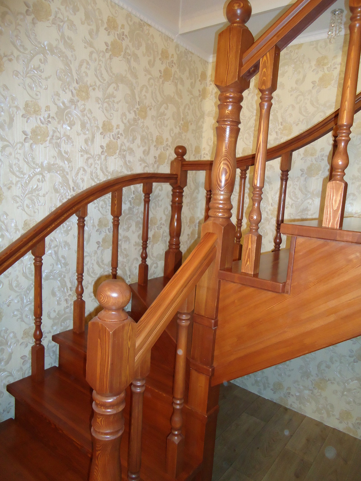 Лестница из лиственницы