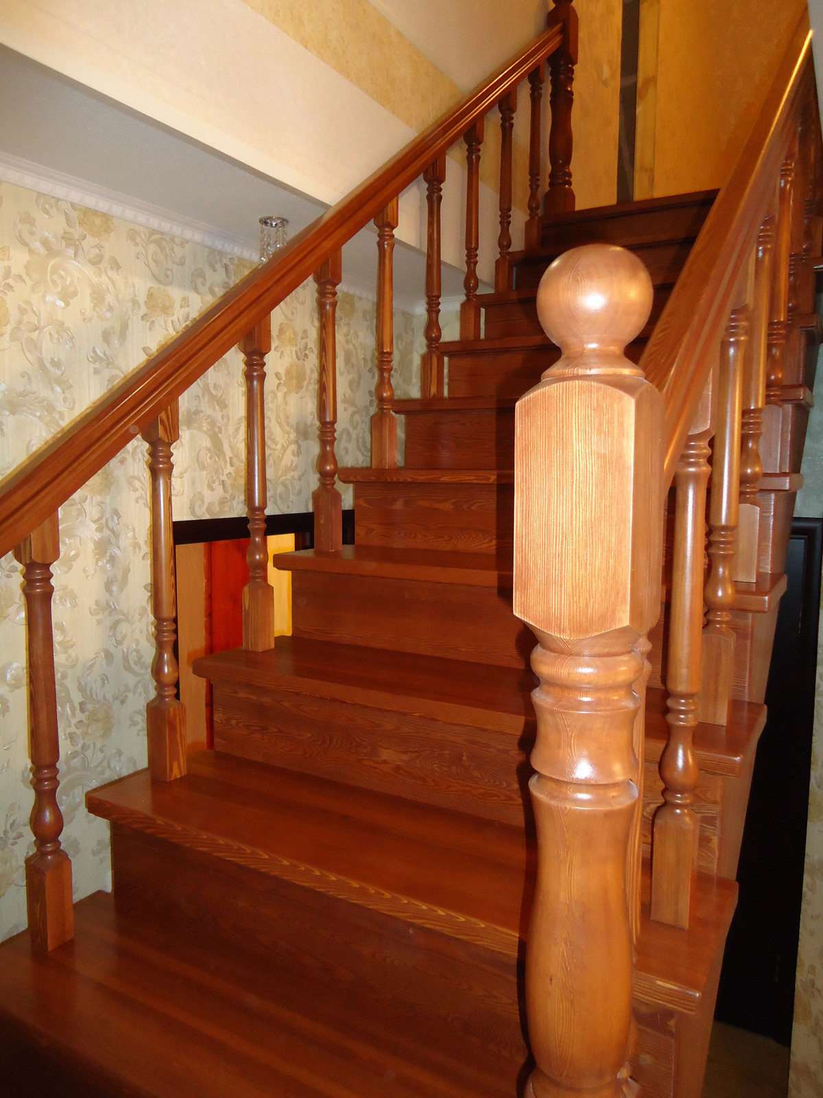 Лестница из лиственницы