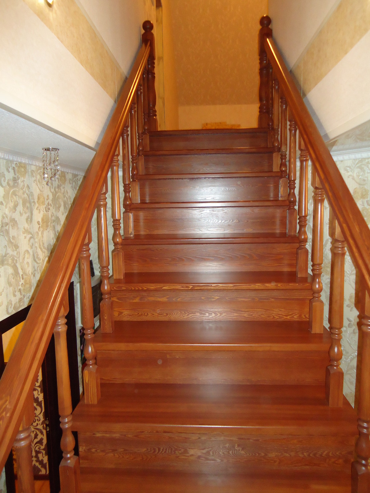 Лестница из лиственницы