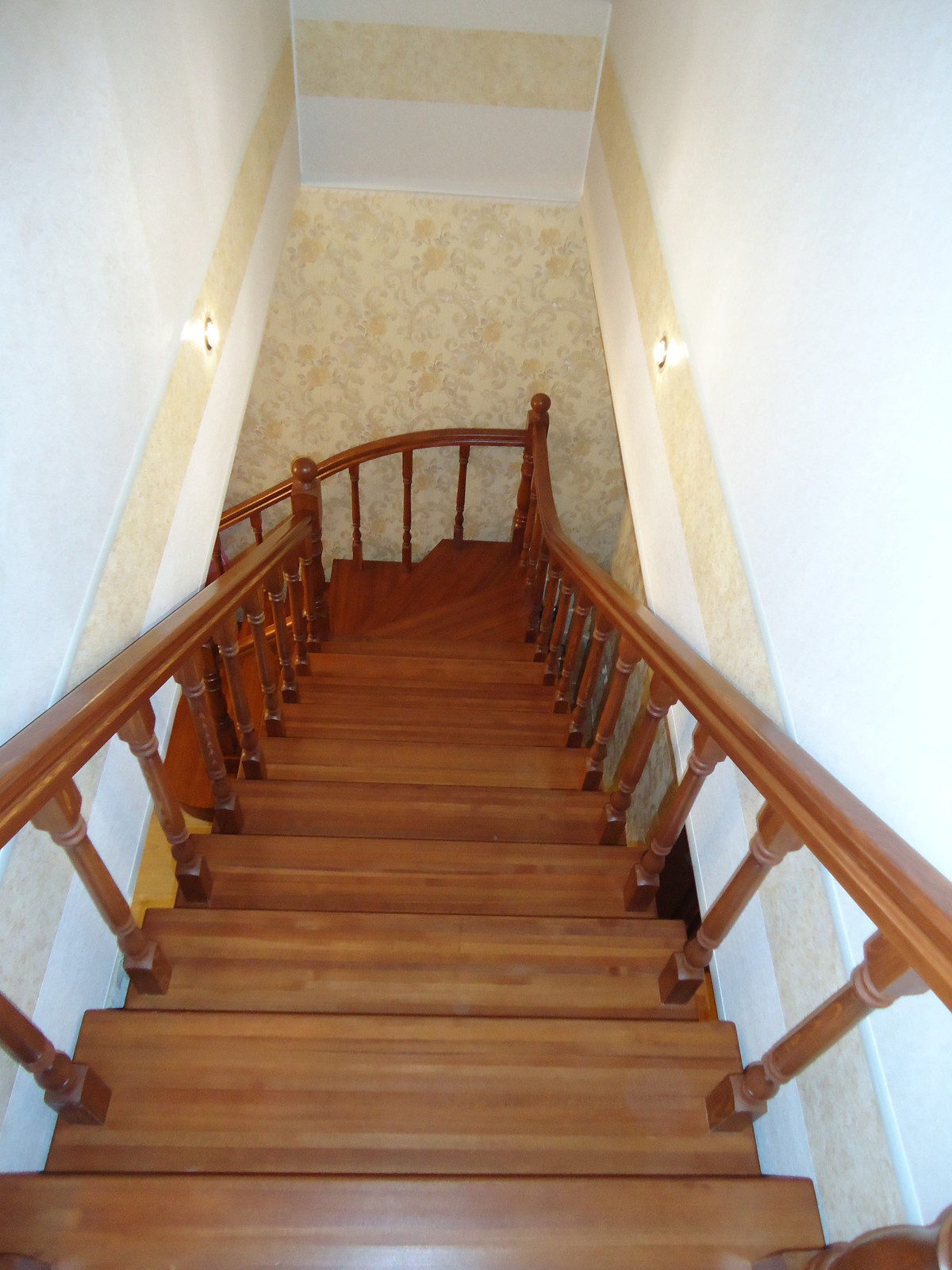 Лестница из лиственницы