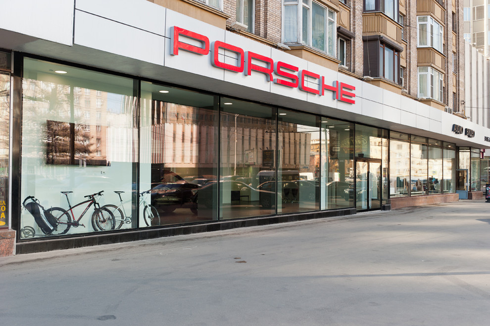 Остекление фасада Porsche