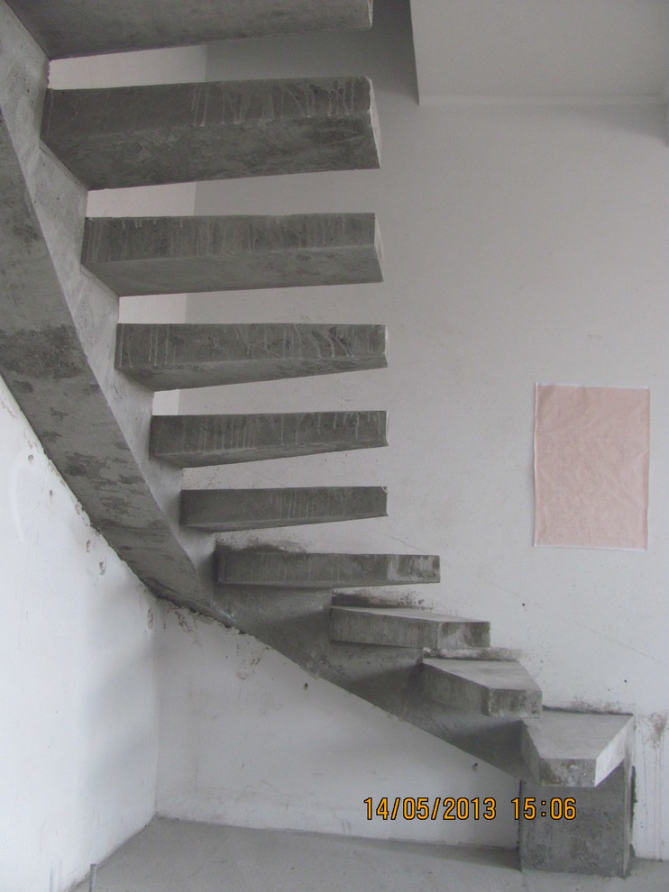 Бетонные лестницы.