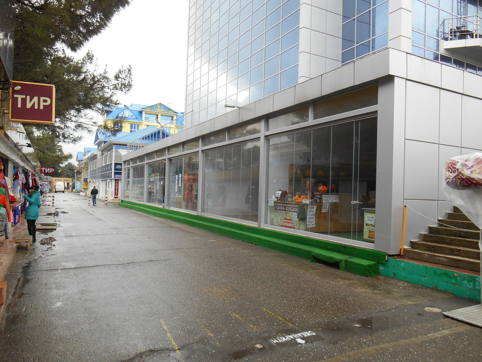 Обложка проекта: Остекление витрин магазина в городе Адлер