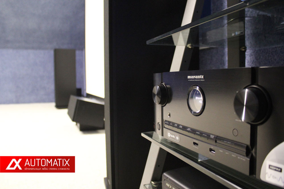 КИНОЗАЛ В СИНЕЙ МАНСАРДЕ