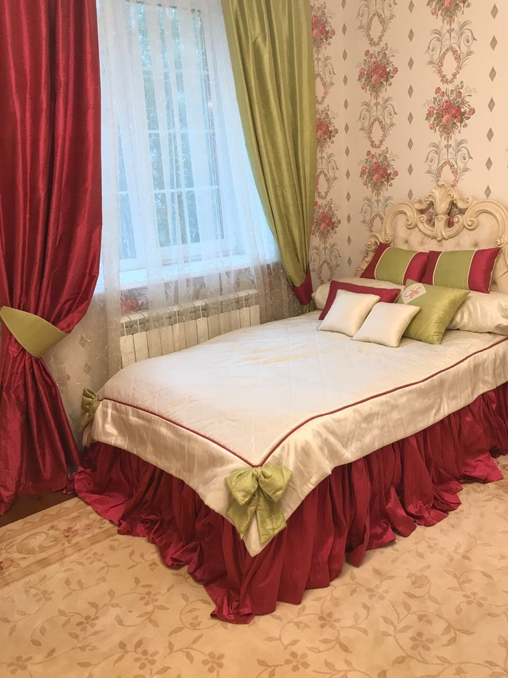 Дом в ярких тонах