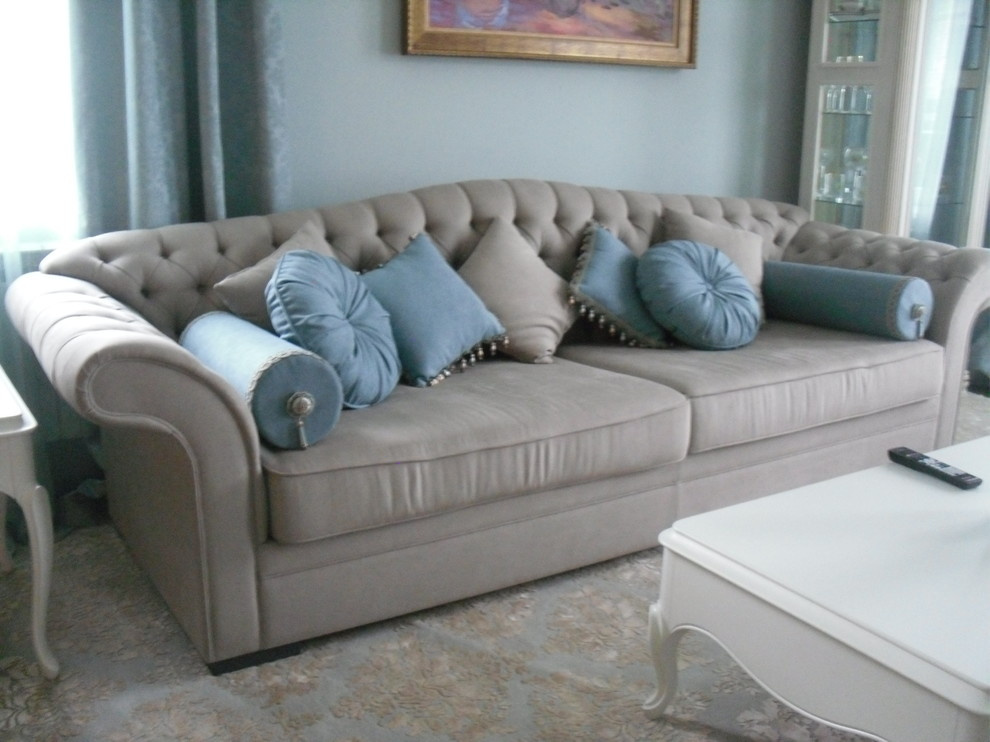 Дом в ярких тонах