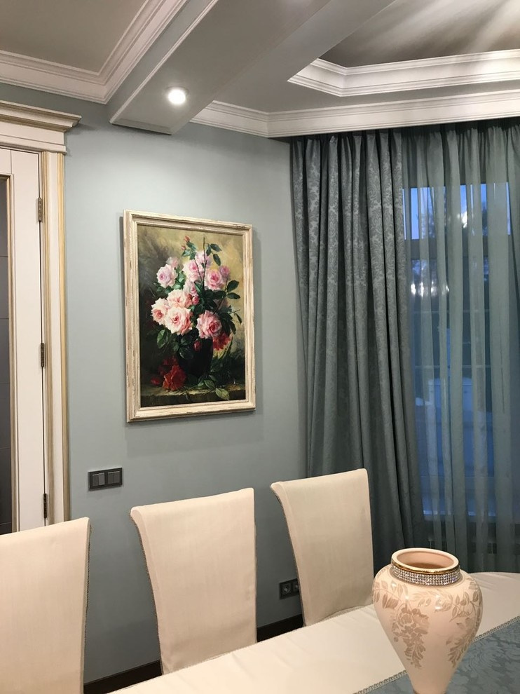 Дом в ярких тонах