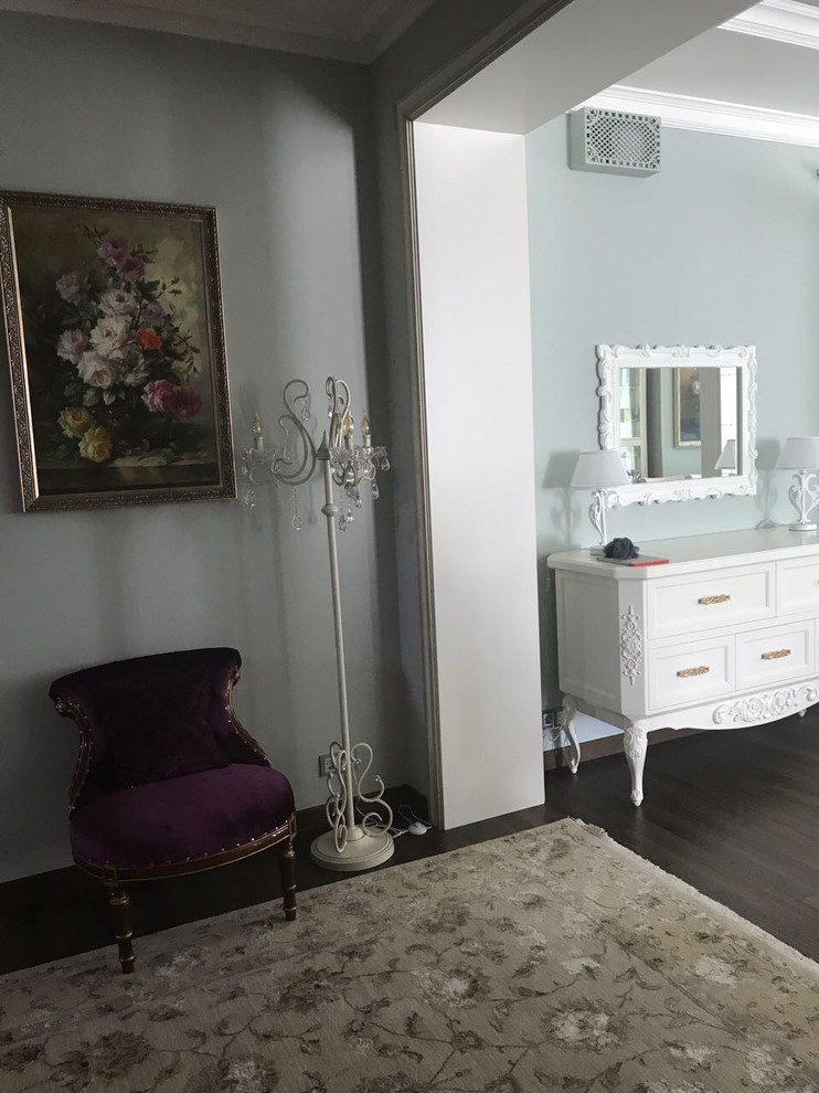 Дом в ярких тонах