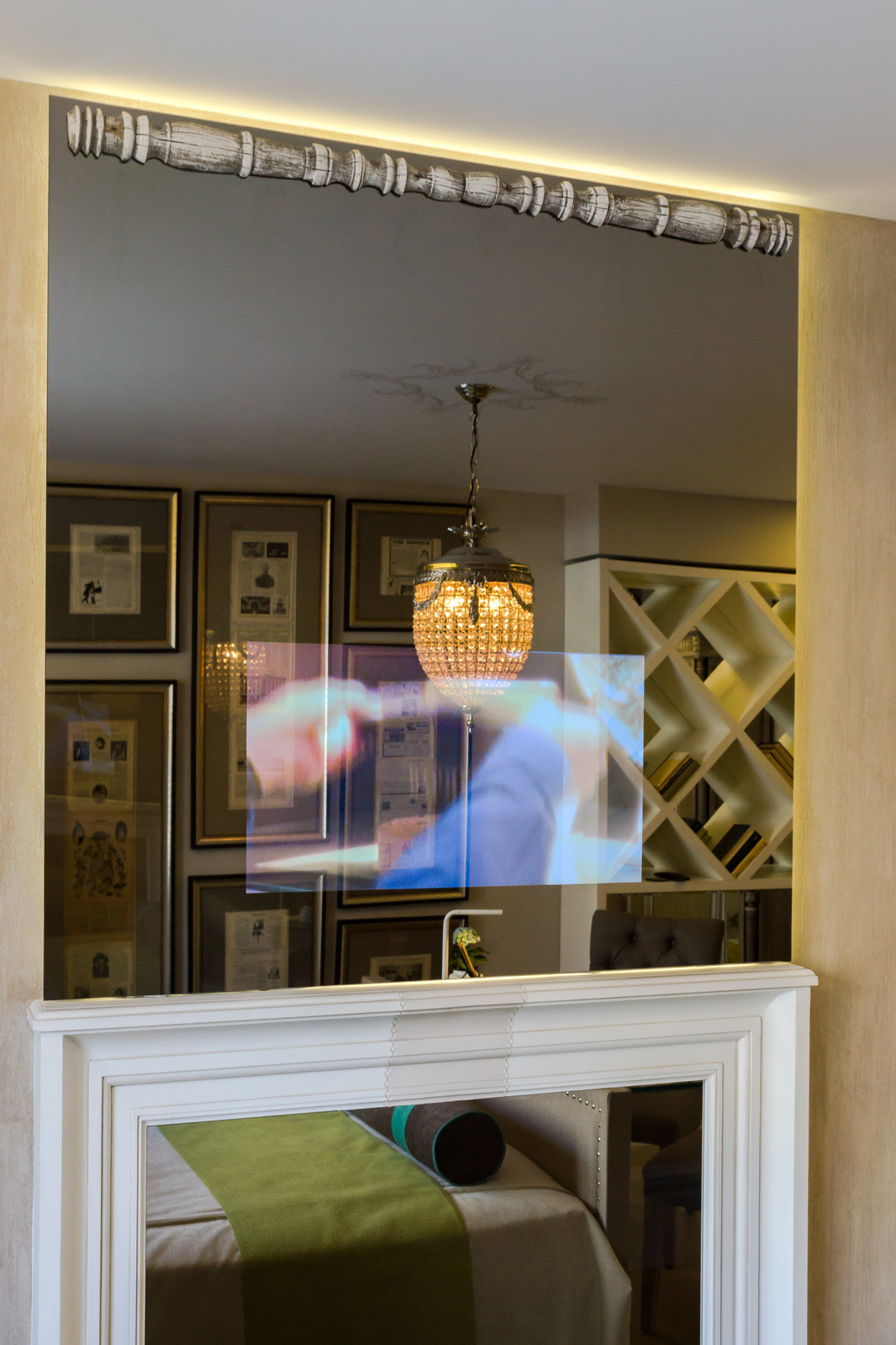 Спальня с клубком и чайниками.ТВ программа "Квартирный вопрос"