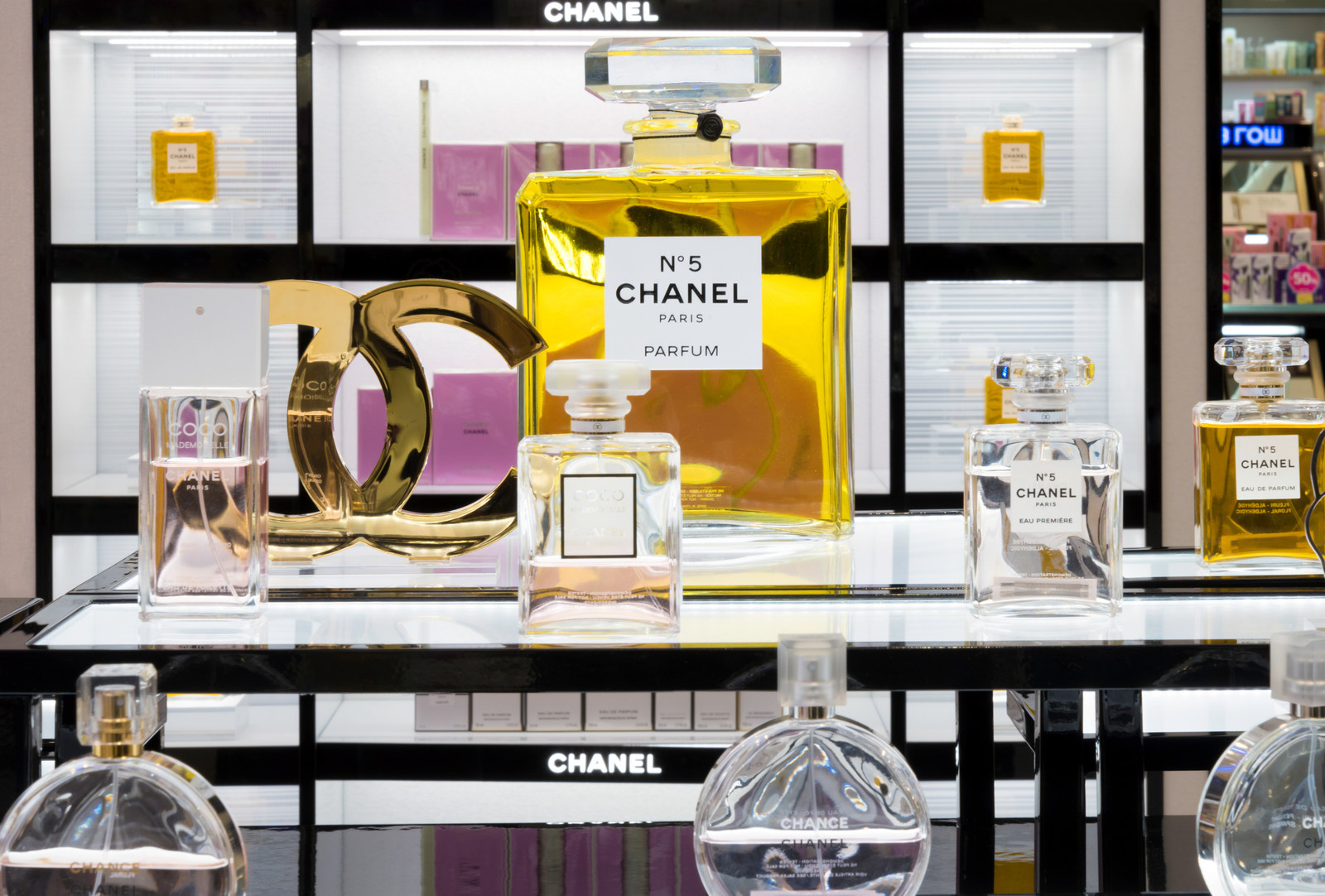 Съемка экспозиции для CHANEL LLC  в сети магазинов "Рив Гош"