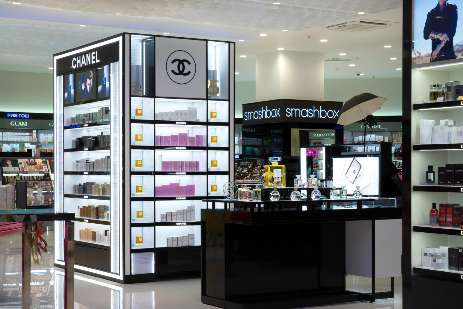 Съемка экспозиции для CHANEL LLC  в сети магазинов "Рив Гош"