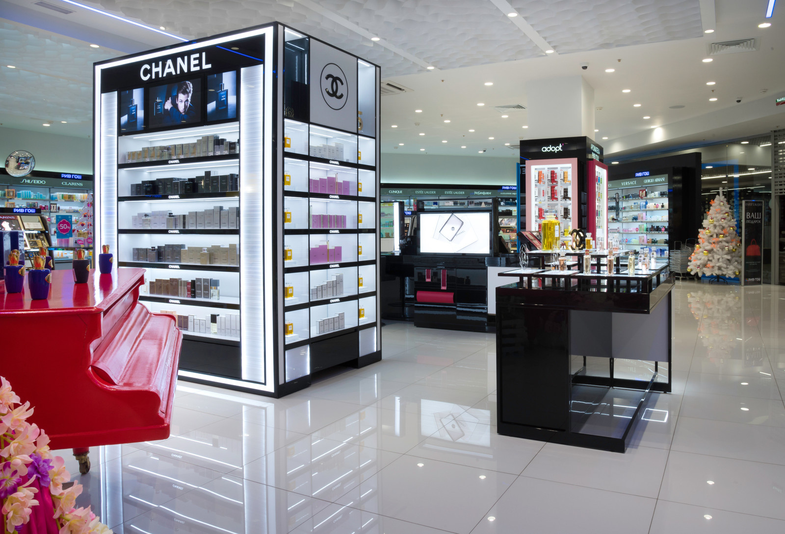 Съемка экспозиции для CHANEL LLC  в сети магазинов "Рив Гош"