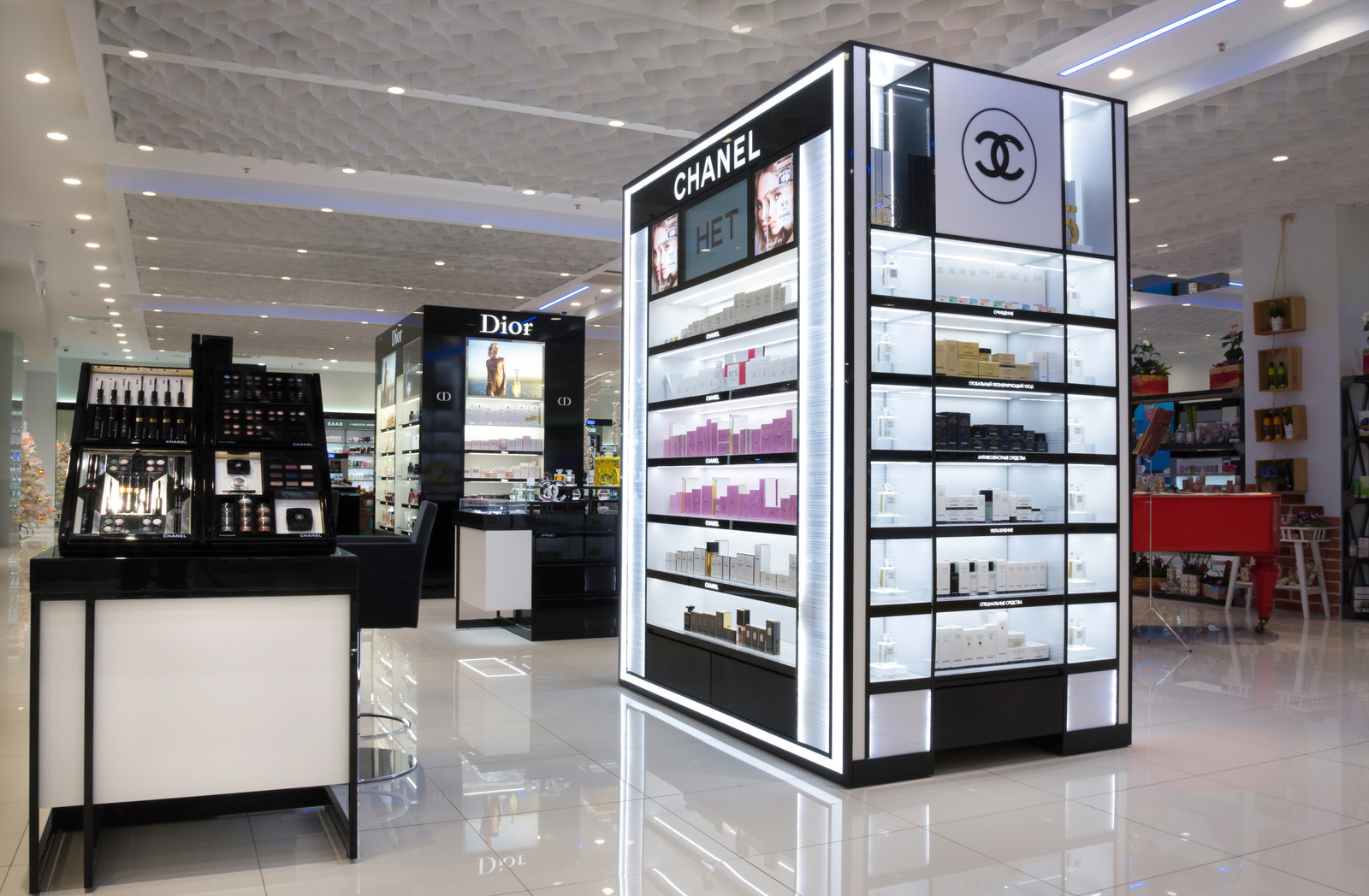 Съемка экспозиции для CHANEL LLC  в сети магазинов "Рив Гош"