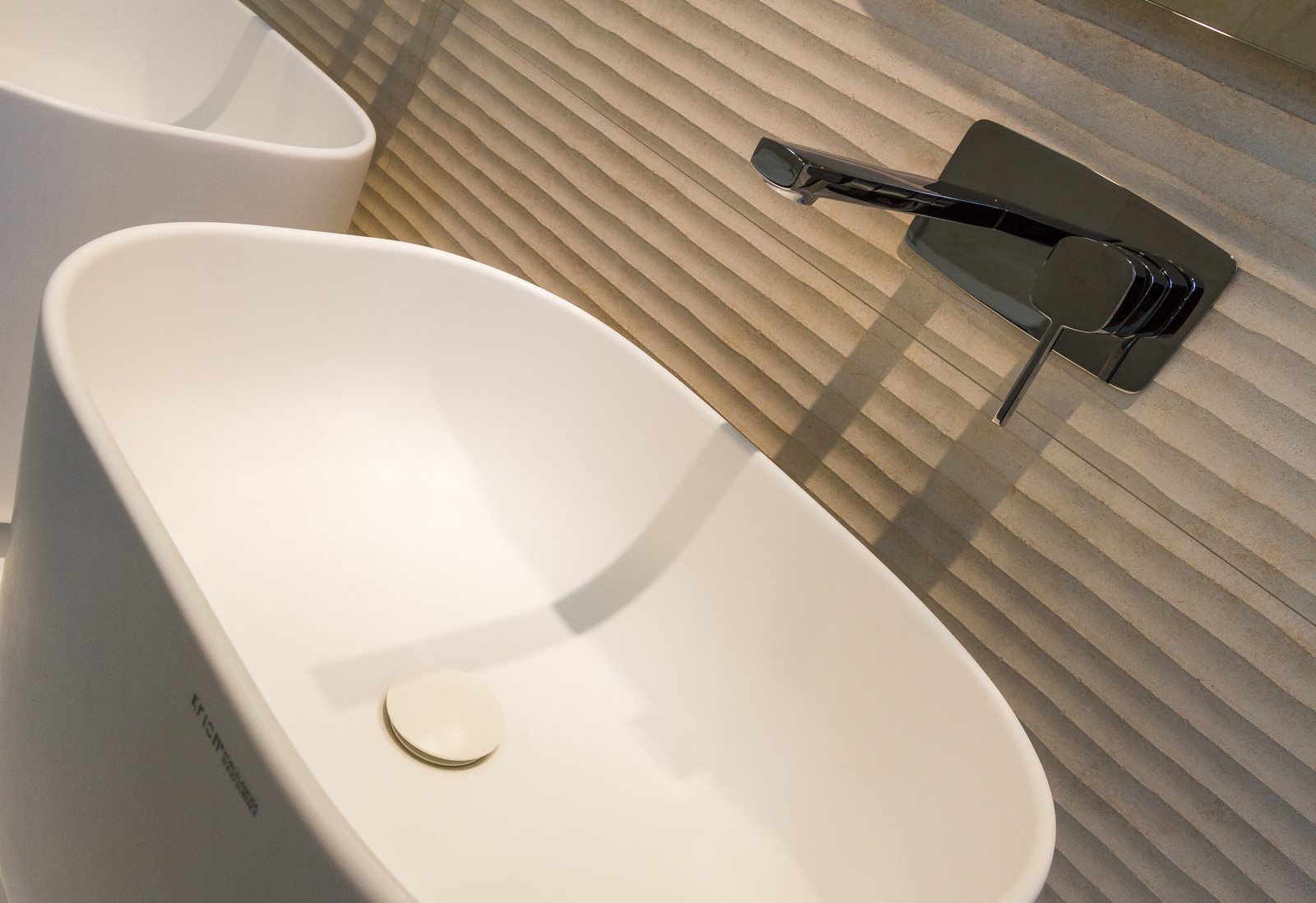 Ванная с раковинами из KRION