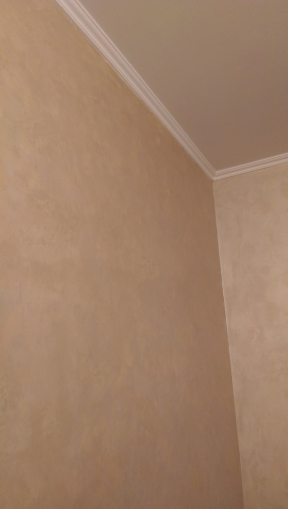 Квартира, прихожая. Бюджет. Нанесение "Мокрый шёлк" San Marco