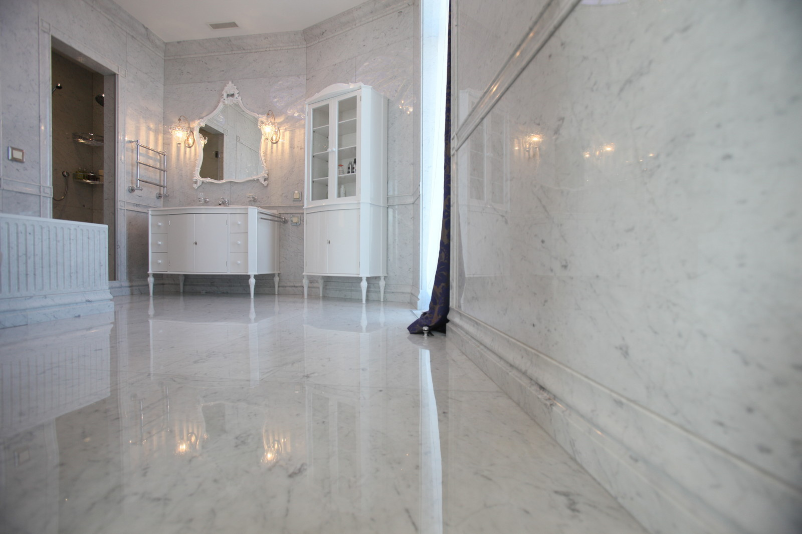 Санузел Бианко Каррара Венатино Джоя селект