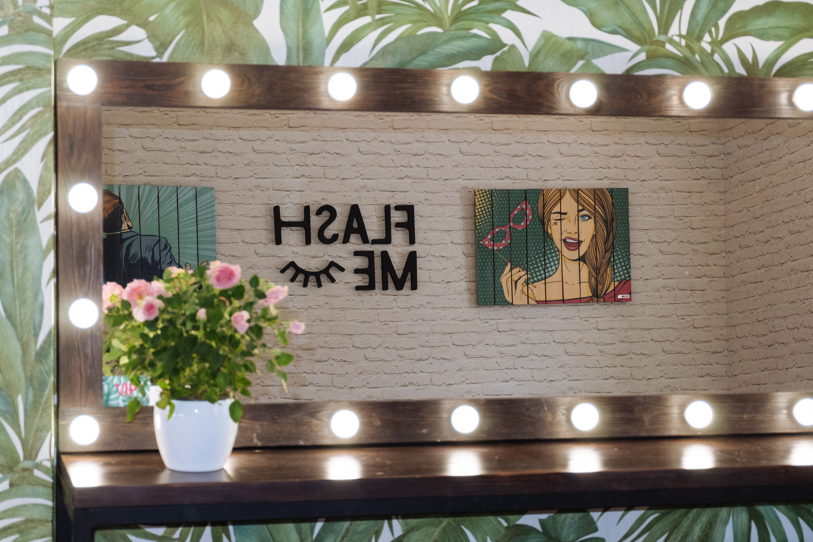 Flash Me Beauty Bar