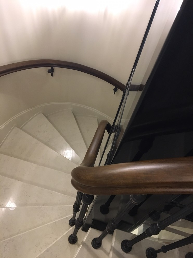 Лестничные перила сложной формы.