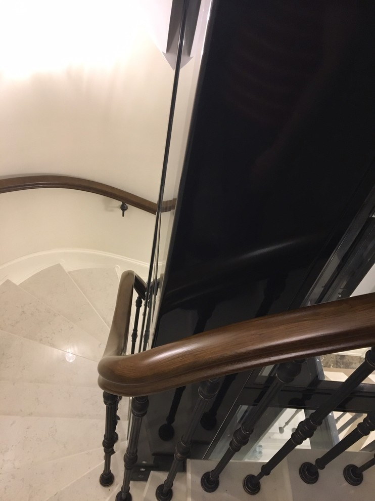 Лестничные перила сложной формы.