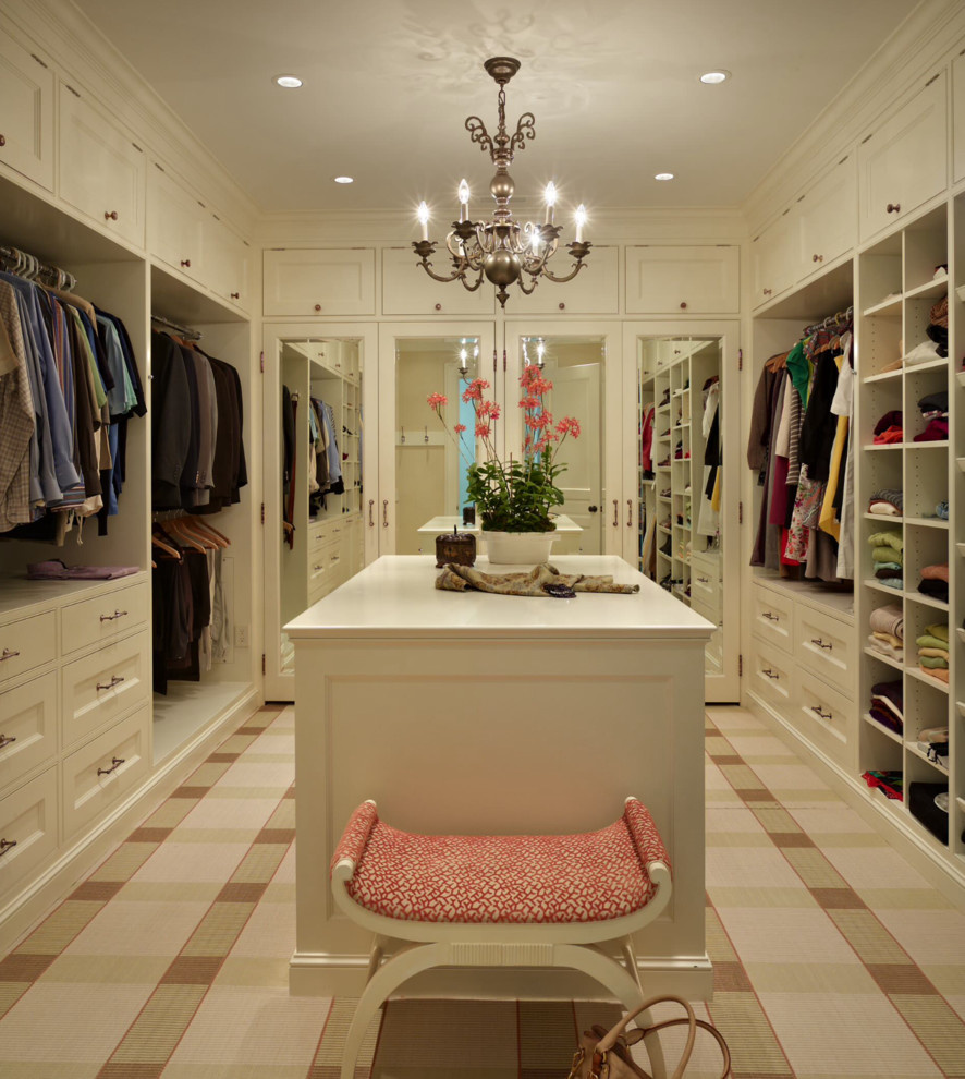 Мебель в гардеробную комнату.