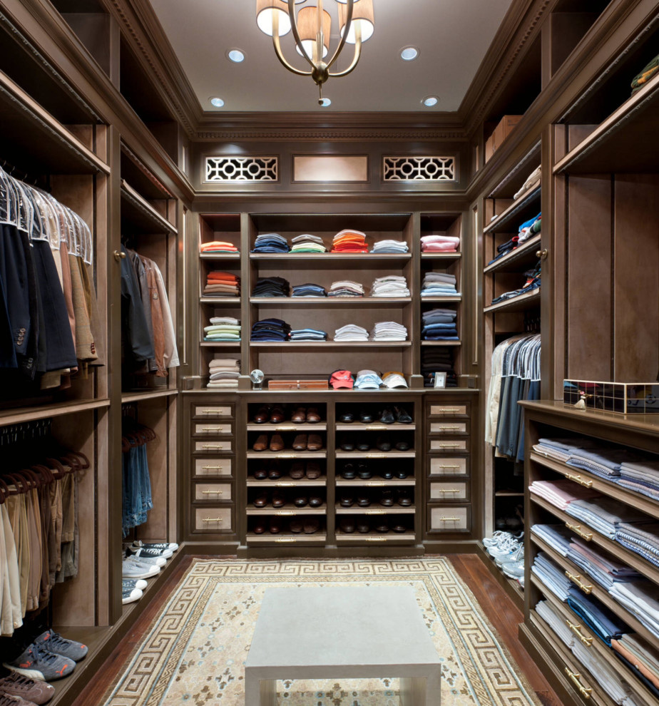 Мебель в гардеробную комнату.