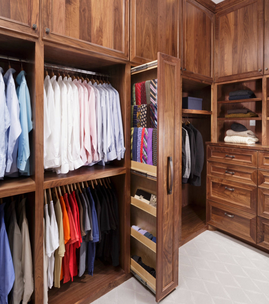 Мебель в гардеробную комнату.